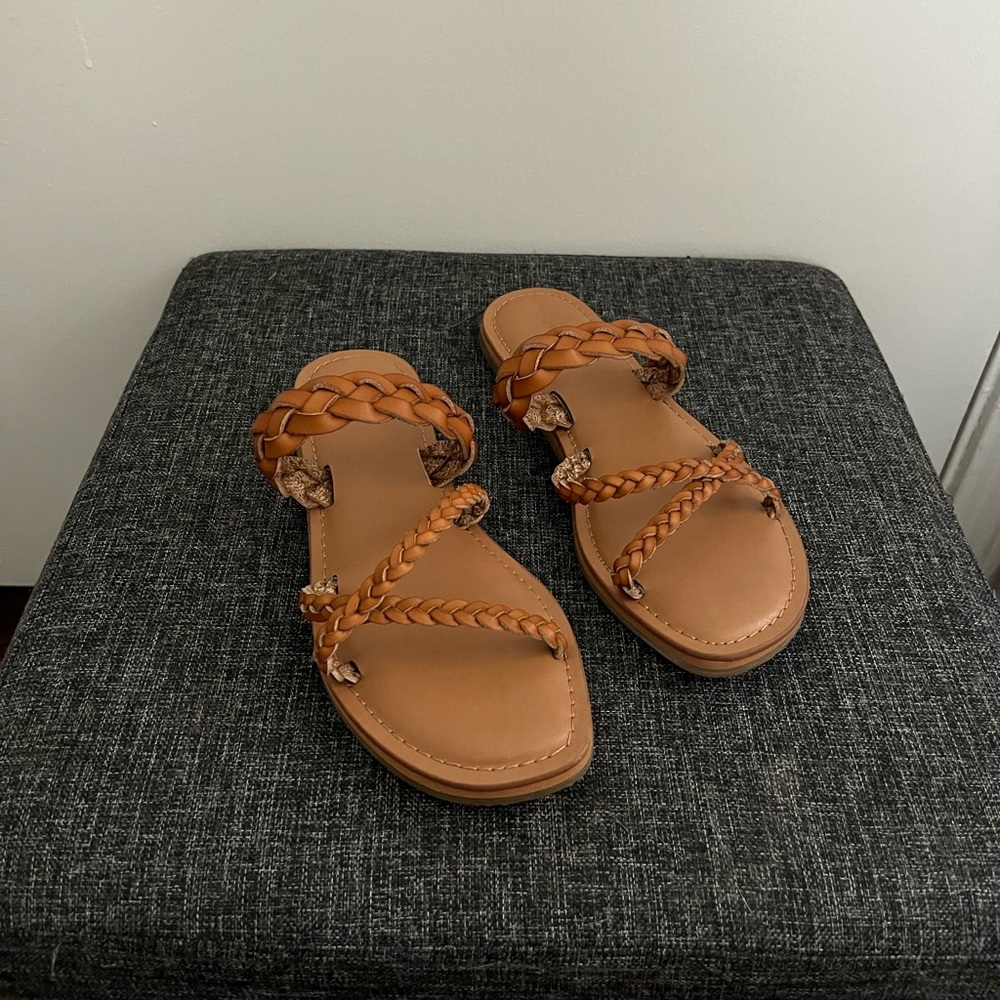 Women’s Hilda Braided Strappy Footbed Sandals -Universal Thread, Size 6, Brown